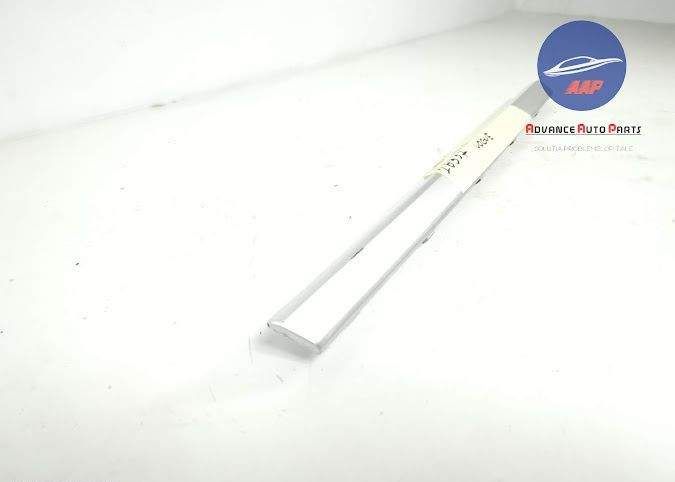 Орнамент Врата Дясна Задна оригинален Вог Ланд Роувър / Land Rover Ran