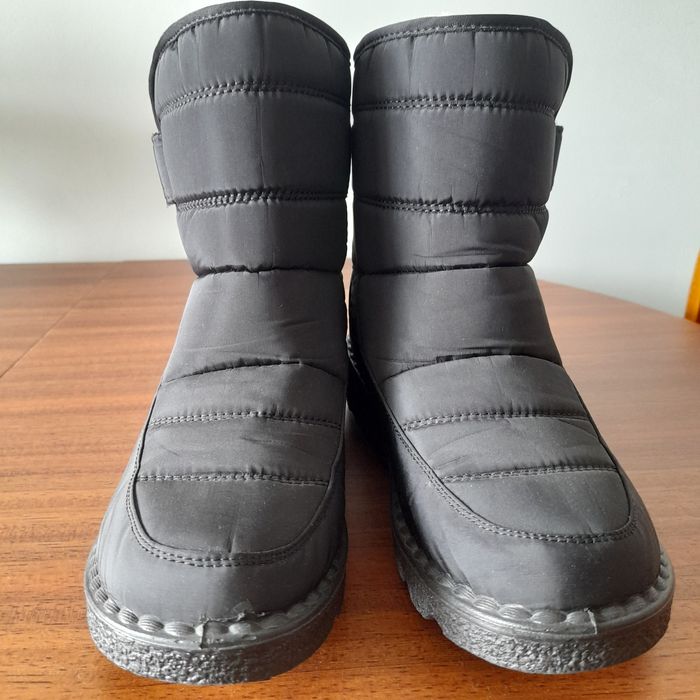 Сапоги женские новые продаю.