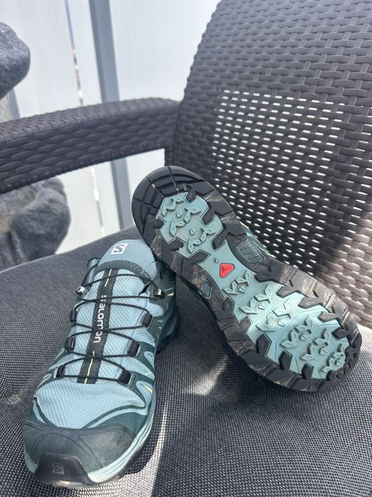 Papuci trecking Solomon, marimea 36, pret 200 lei