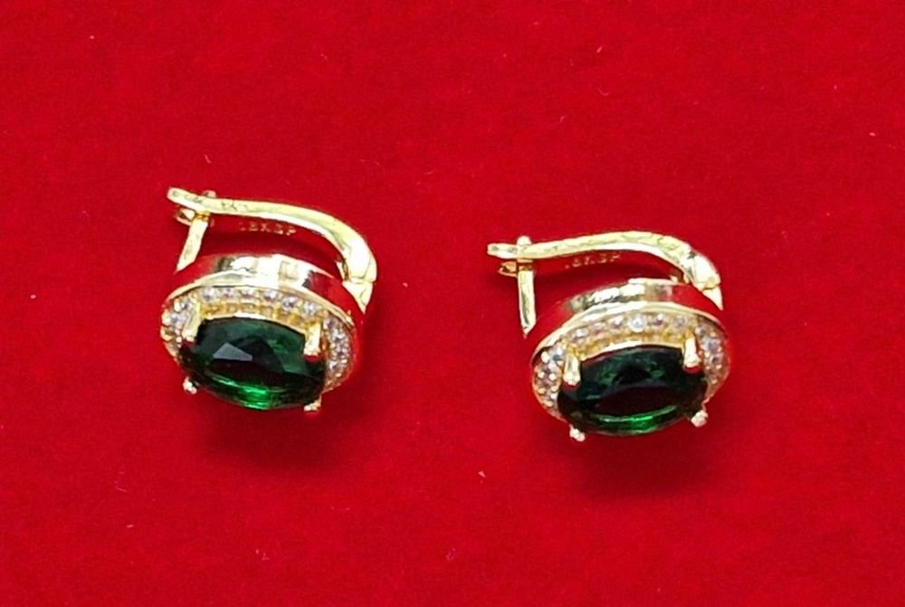 GP31, cercei placati aur 18k,incuietoare sigura,zirconiu verde/alb