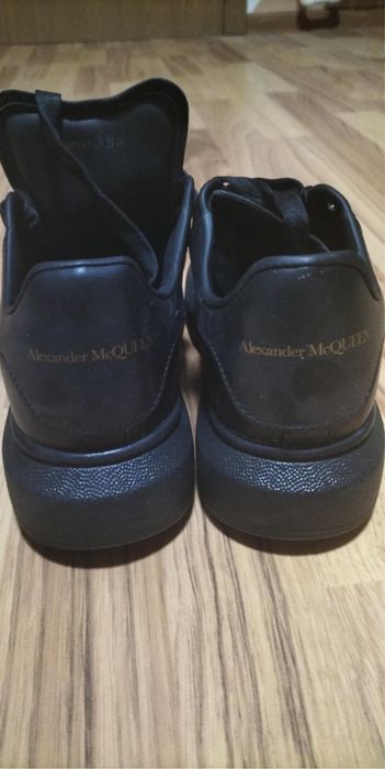Alexander McQueen Femei