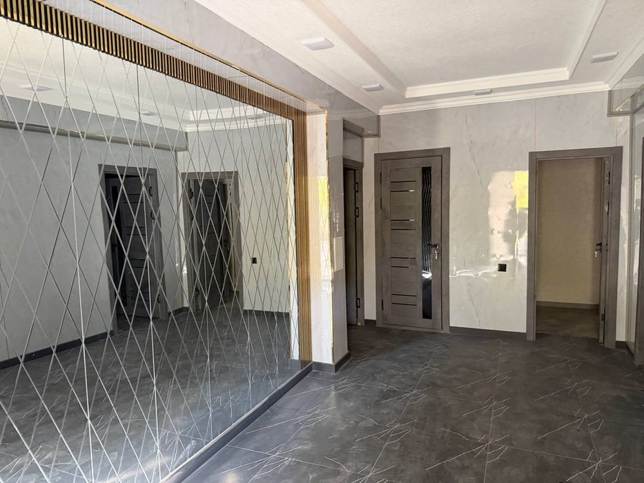 Продаю Офис на Дружба Народов  70м²