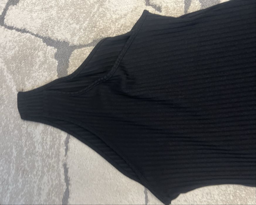 Body negru cu guler