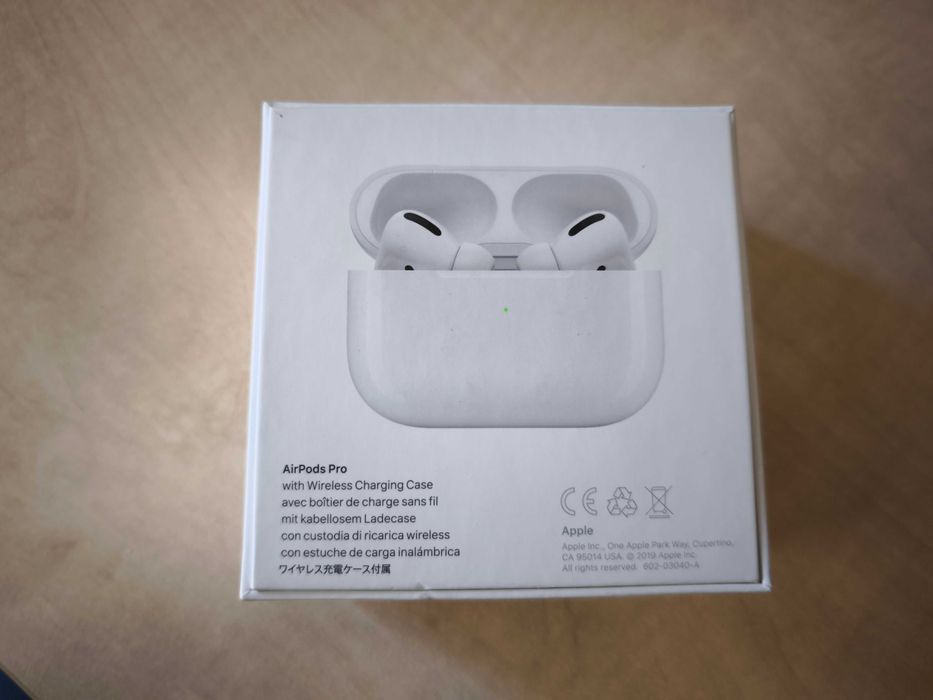 Apple AirPods Pro MWP22ZM/A с кейс за безжично зареждане - оригинални