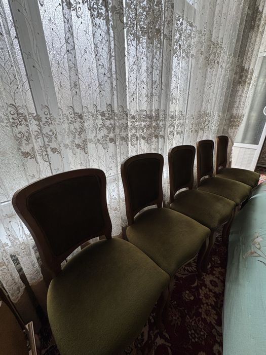 Югославия. Буфет,комод, стол, стулья, журнальный столик.