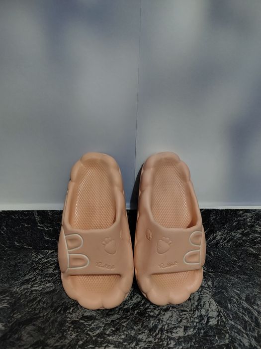 Papuci de casă, slapi