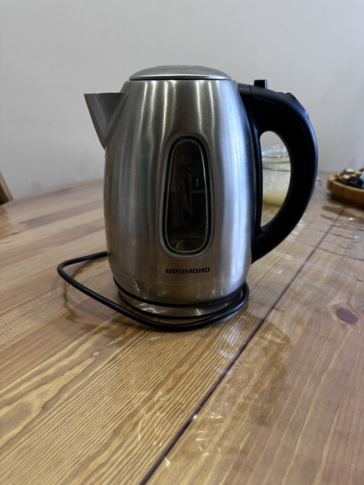 Электрочайник REDMOND