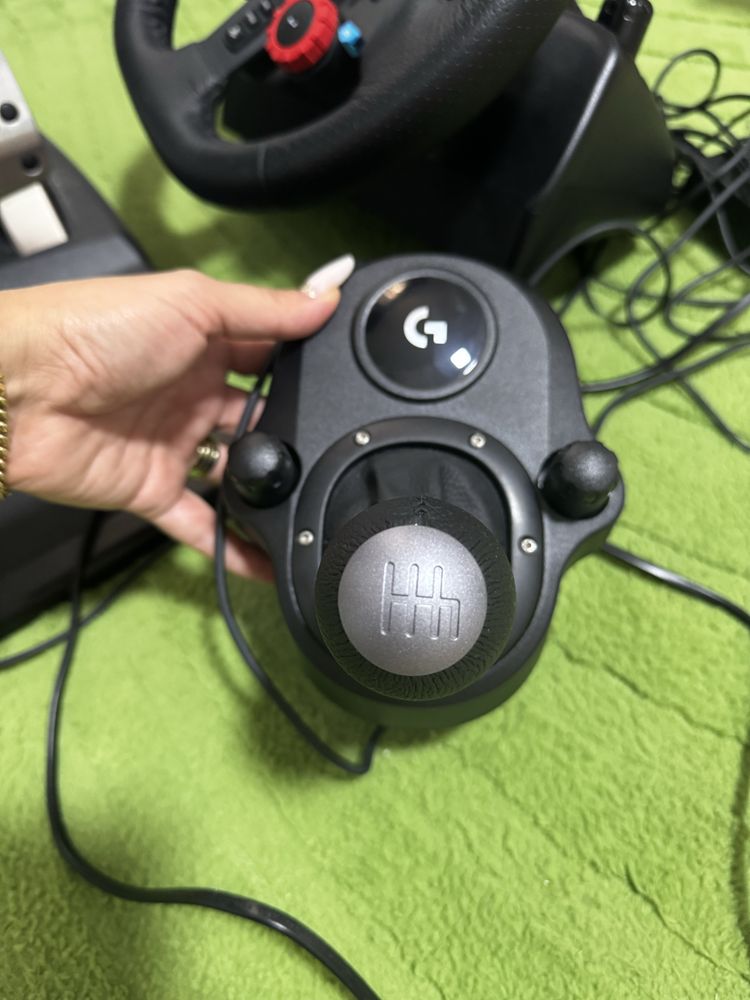 Volan+pedale si schimbator longitech G 29
