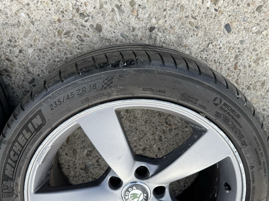 Set/roti/aliaj/audi/235/45/18