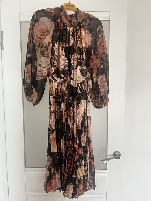 Женское платье б/у в хорошем состоянии