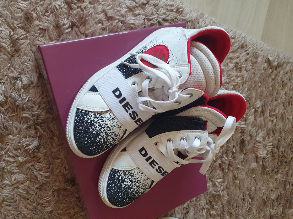 Vand bascheti Diesel, marime 36