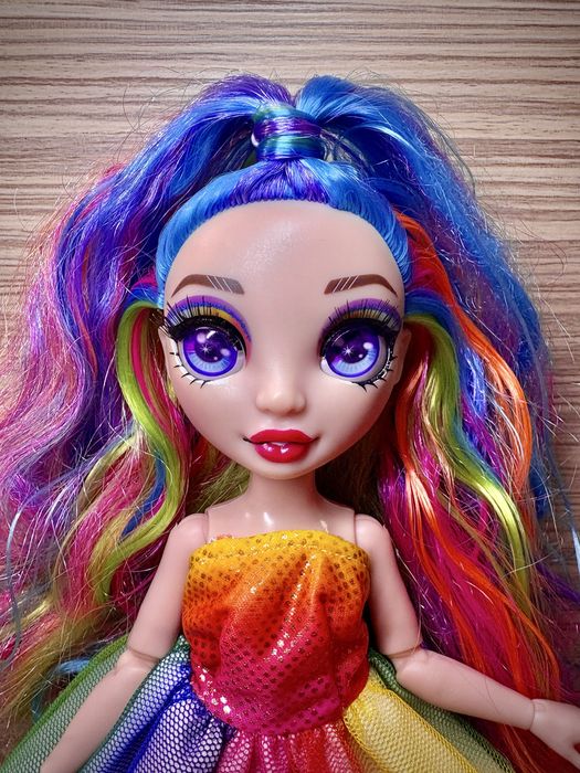 Amaya Raine Rainbow High Fashion Doll Papusa