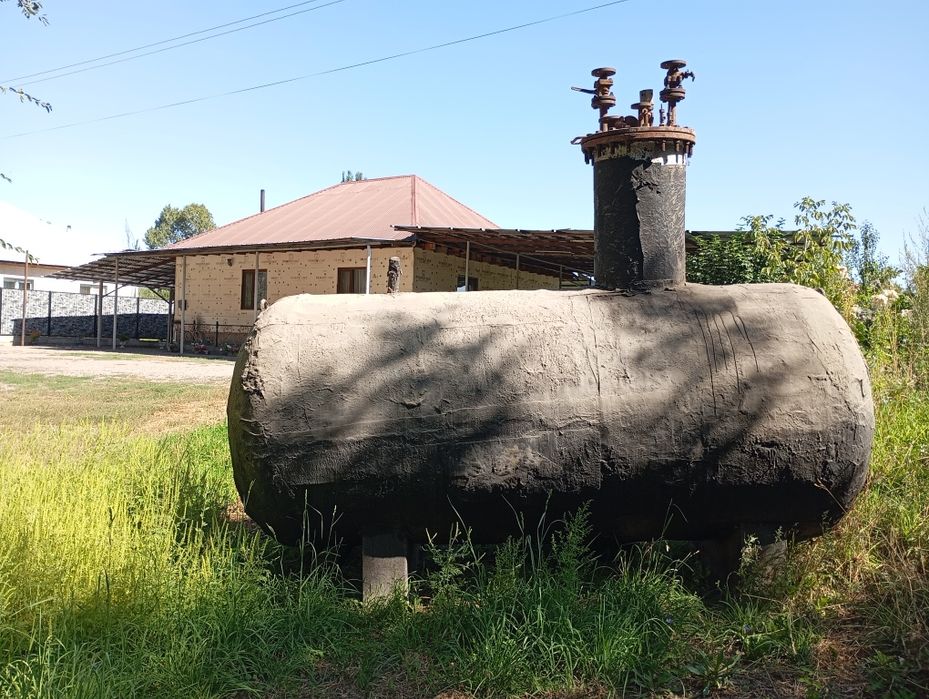 Продам газовый ёмкость 5 кубов в отличном состоянии