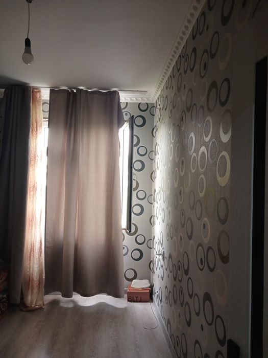 Kvartira sotiladi 68 kv