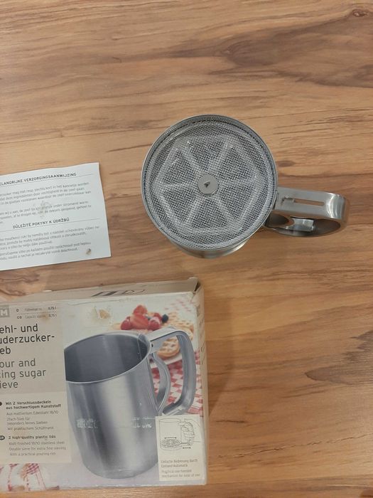 Cana inox cu sită pentru făină și zahăr pudră TCM Germania-5lei transp