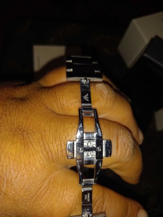 EMPOrIо ARMANI часовник