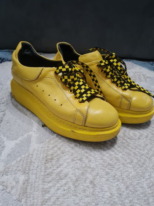 Продам кроссовки