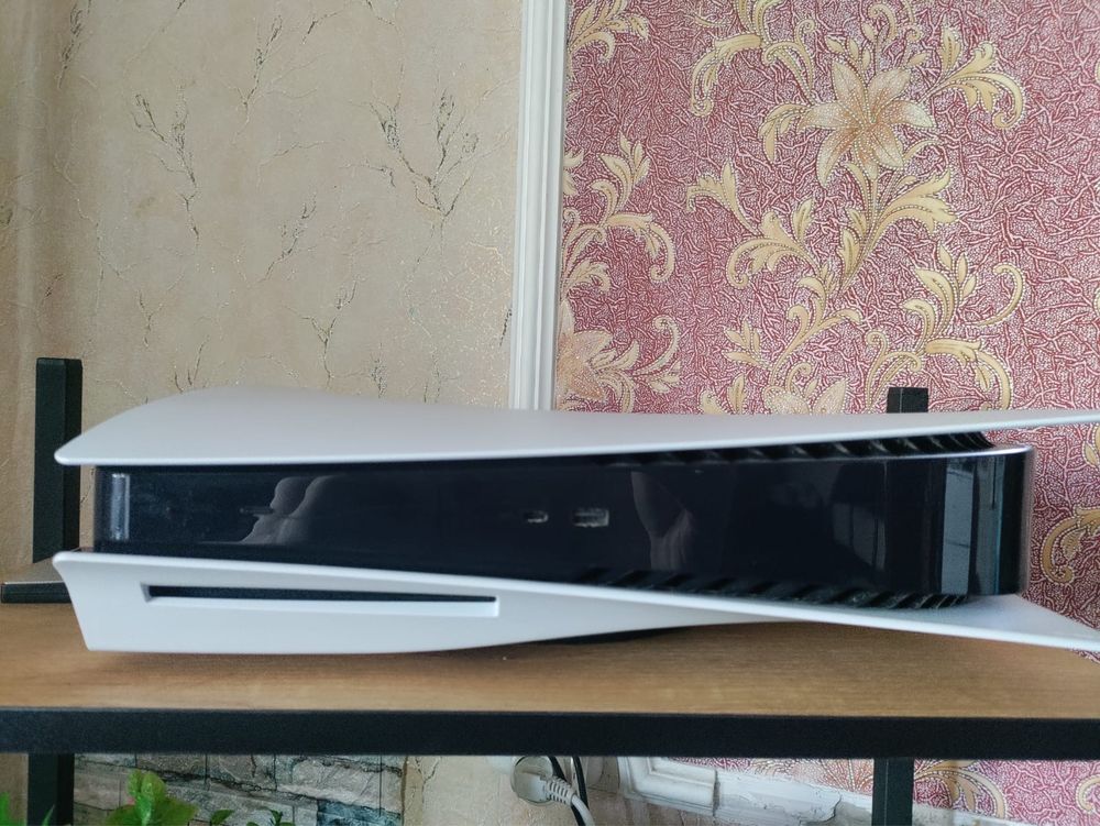 Продаю Play Station 5