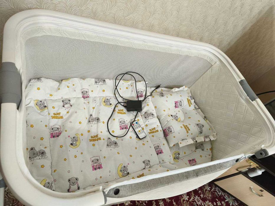 Детская кровать, электрическая с пультом управления