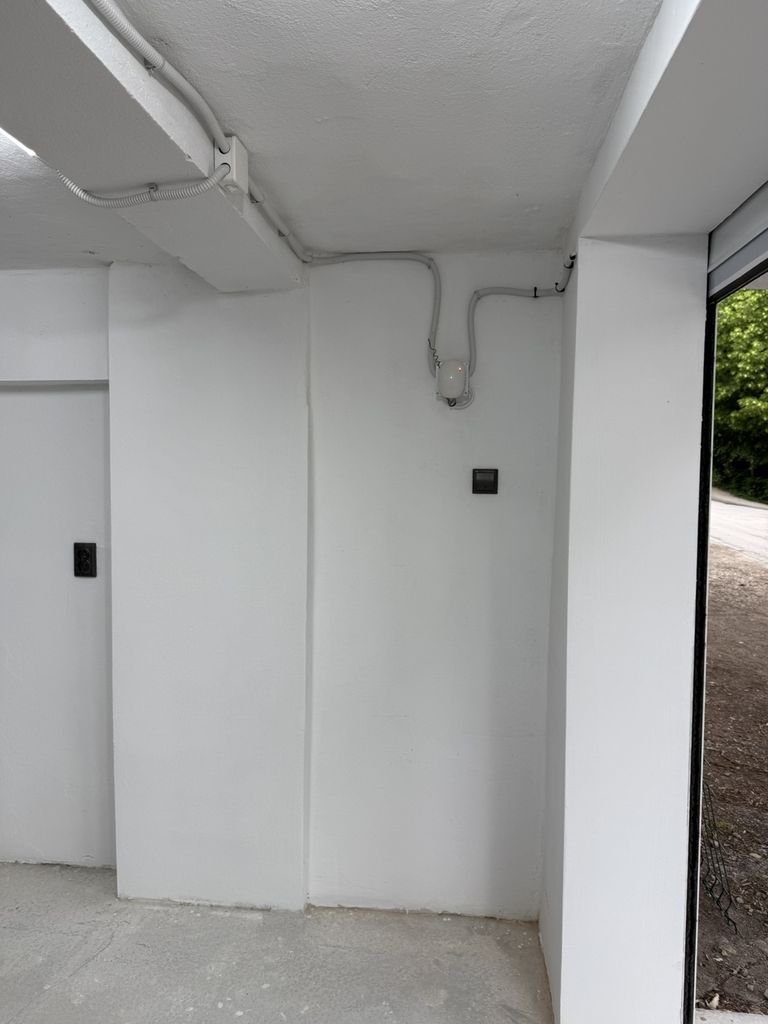 Продава се Гараж / Паркомясто в Плевен, 9-ти квартал - 25 кв.м за 1400 €/кв.м - Снимка #3