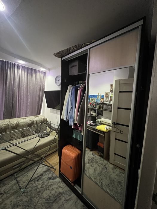 Шкаф купе . В хорошем состоянии .