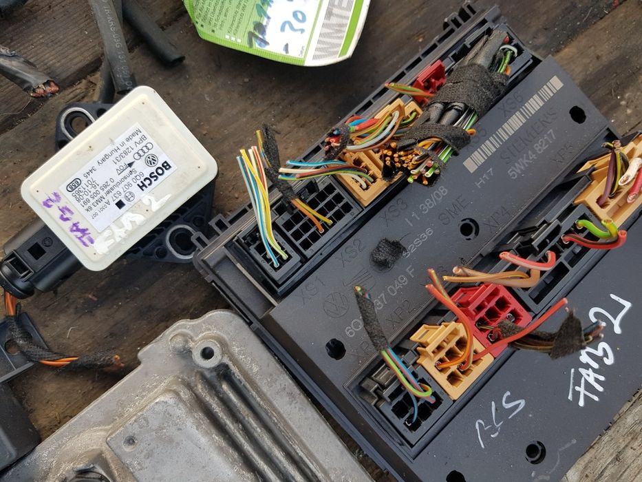 Calculator motor,confort,control far xenon,senzor parcare skoda fabia2