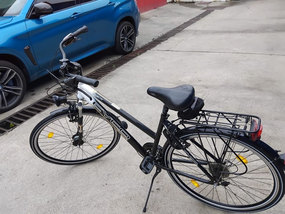 Vând bicicleta din aluminiu pentru damă