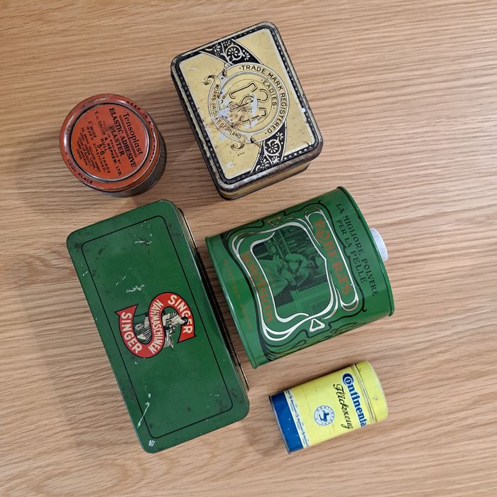 Lot cutii tabla vintage / colectie / decor