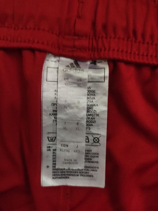 Pantaloni scurți Adidas Bayern München mărimea XL