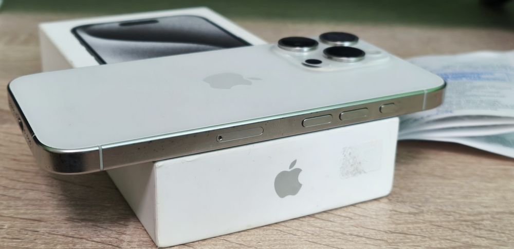 •Като нов•iPhone 15 Pro 256GB