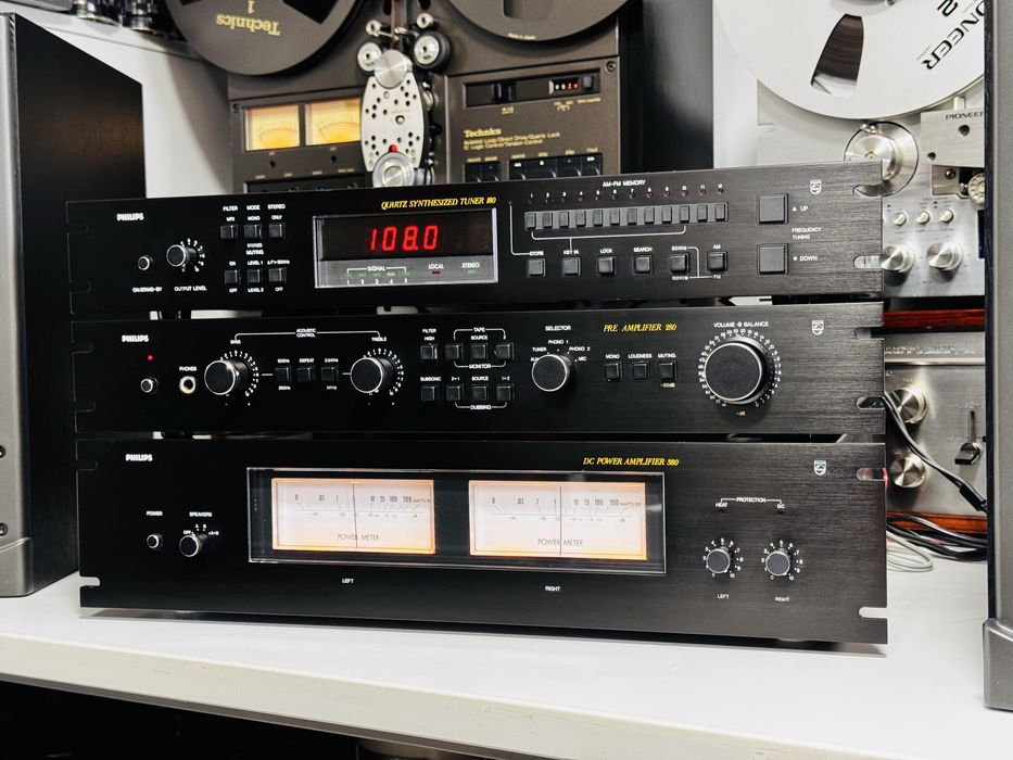 Linie de colecție PHILIPS-bloc putere-preamplificator-tuner,vu-metre