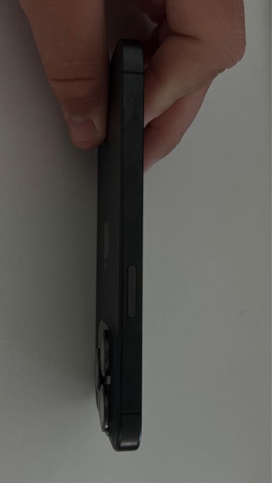 Iphone 15 pro 88% baterie