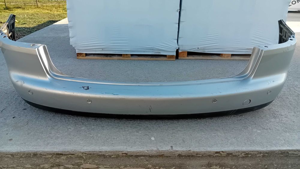 Vând bară spate de volkswagen Touran