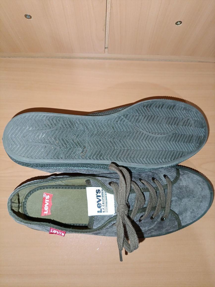 Мъжки кецове Levi's ,N 43 .