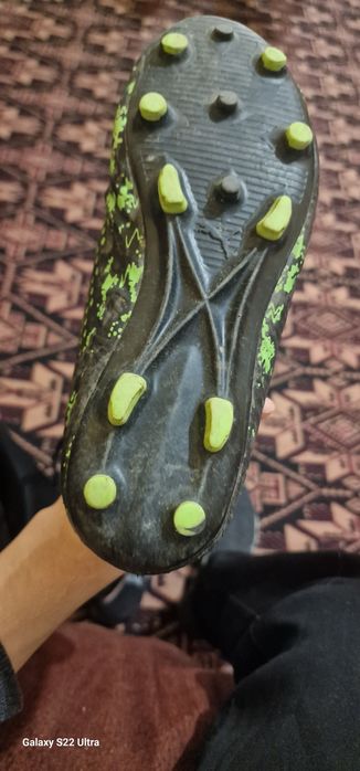 Бутонки на пума 36  37 номер не съм точно сигурен но са един от тези Н