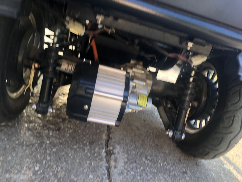 Scuter pe 3 roti ELEKTROMOB