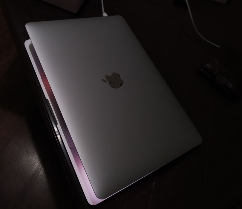 Apple MacBook PRO 15. i7/16/256/ ideal. Touch Bar/Touch ID.