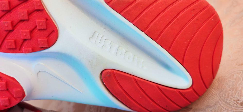 Nike Air Zoom 2k Red/White 44ти номер 28см стелка чисто нови маратонки