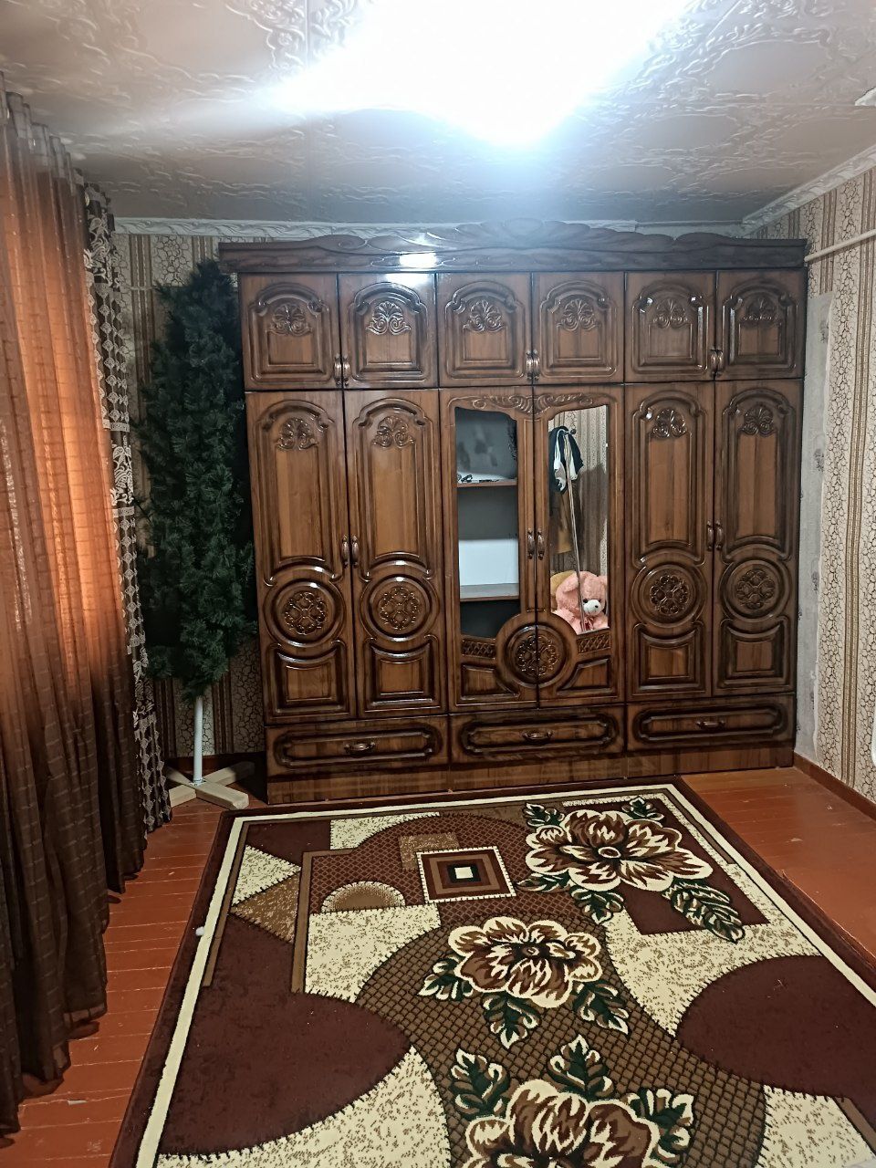 Срочно сотилади. Навоий шахар, вокзал худуди.