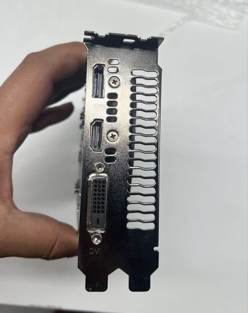 Видеокарта ASUS Phoenix GTX 1650 4Gb в отличном состоянии
