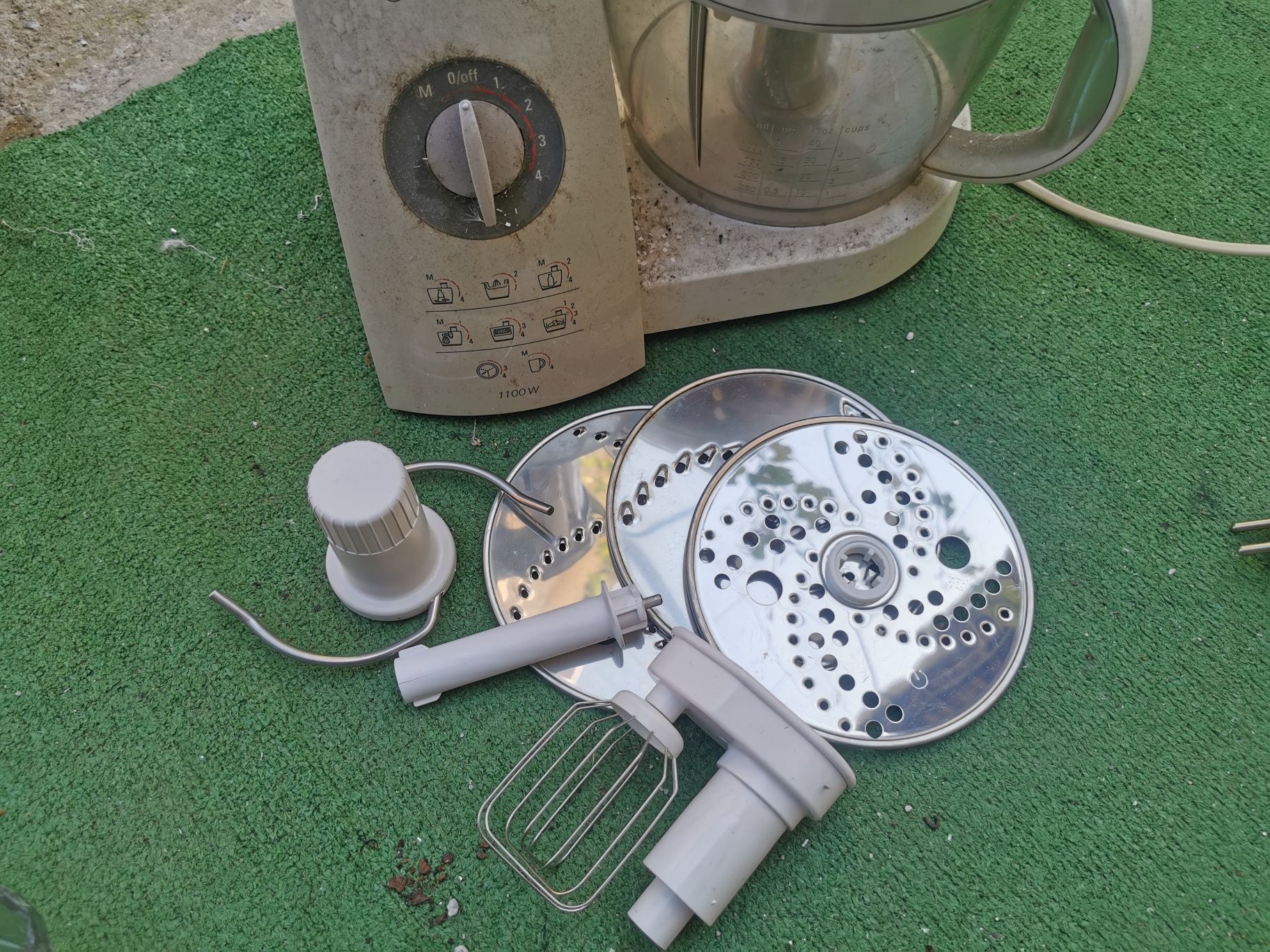 Robot de bucătărie Bosch 1100 w