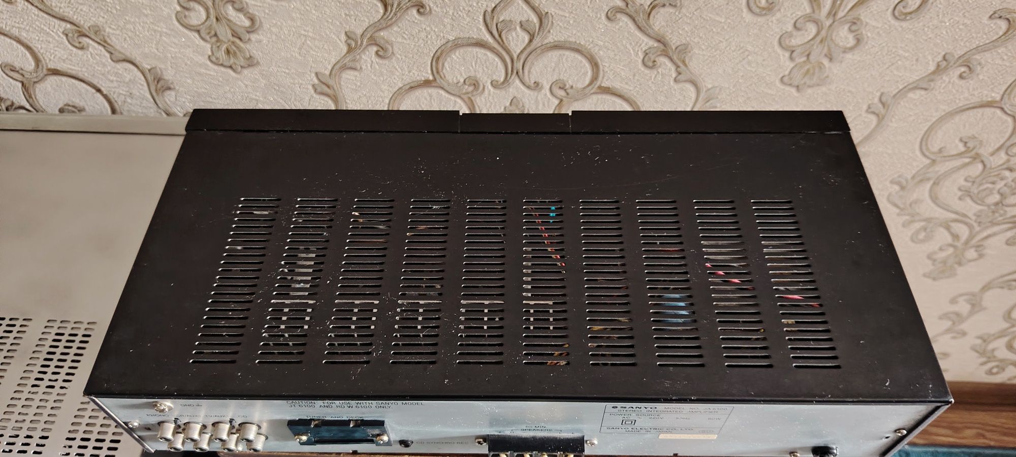 Усилитель  SANYO стерео