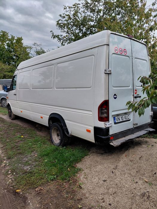 Vând sprinter 413