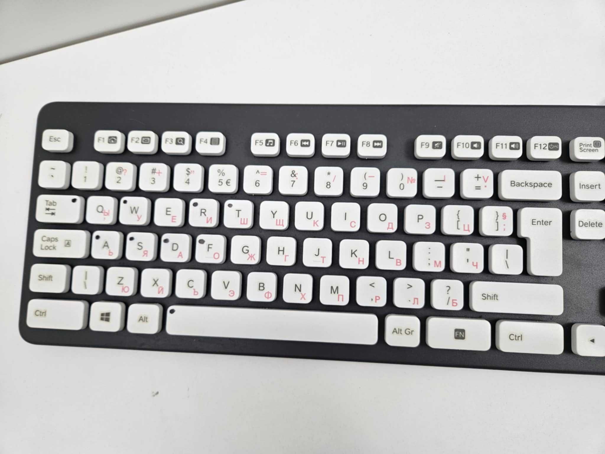 +Гаранция! Миеща се Клавиатура Logitech Washable Keyboard K310
