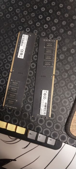Продам оперативную память для компьютера  2 на 8 гигабайт.