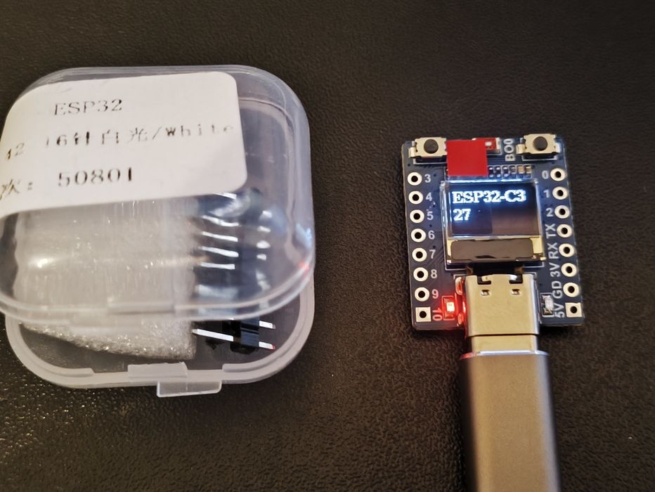 Vand placuta dezvoltare cu ESP32-C3 si display 0.42 inch