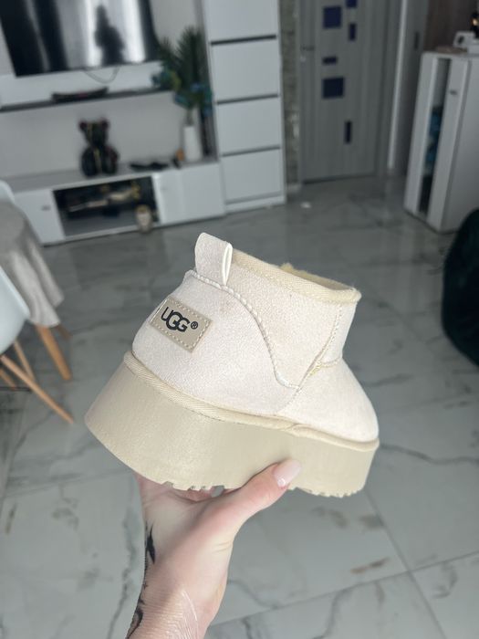 Ugg bej deschis marimea 36
