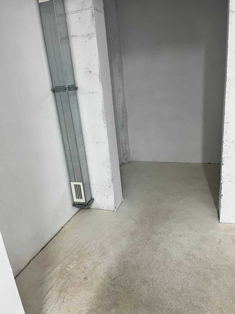 Дава се под наем Гараж / Паркомясто в Варна, Гранд Мол Варна - 31 кв.м за 153 € - Снимка #3