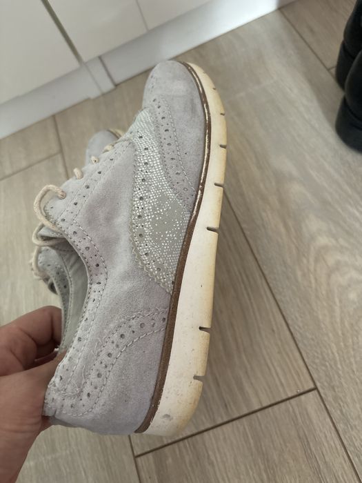 Обувки номер 37,38