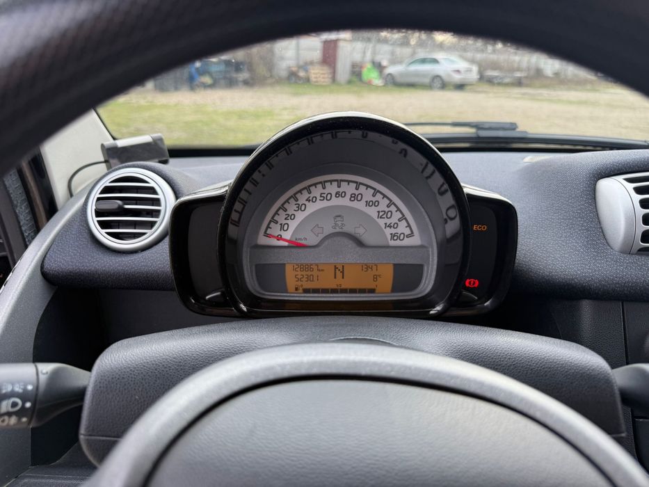 Vand SMART FORTWO 2011    1.0 benzina   automat!